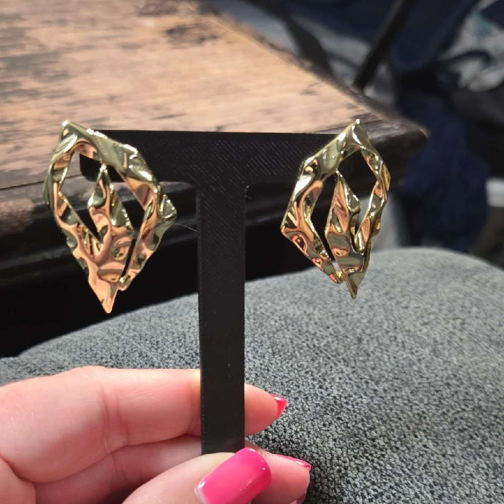 ❤️ Gold Tone Geometric Earrings‎